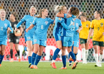İngiltere kadın milli futbol takımından ülkede bir ilk !