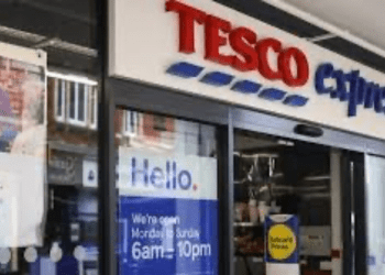 Tesco, ‘kadınların özel gün’ pantolonlarında KDV’yi kaldırdı