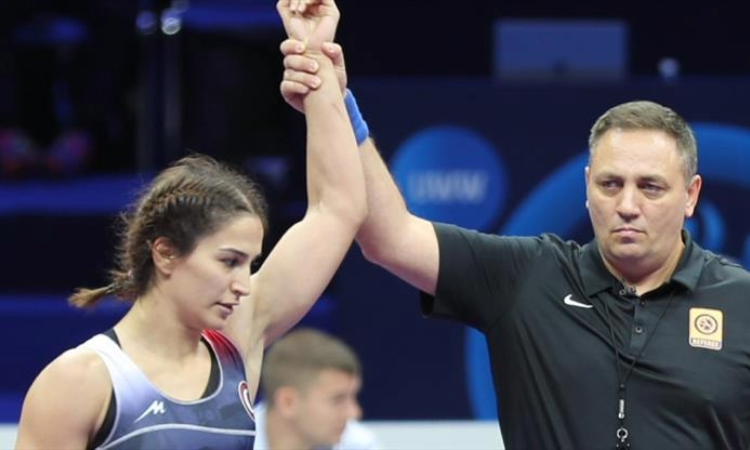 Milli sporcu Buse Tosun olimpiyat kotası aldı