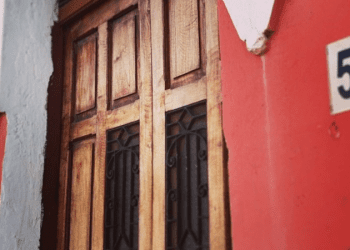 Christian Marclay’ın son çalışması ‘Doors’ Londra’da sergileniyor