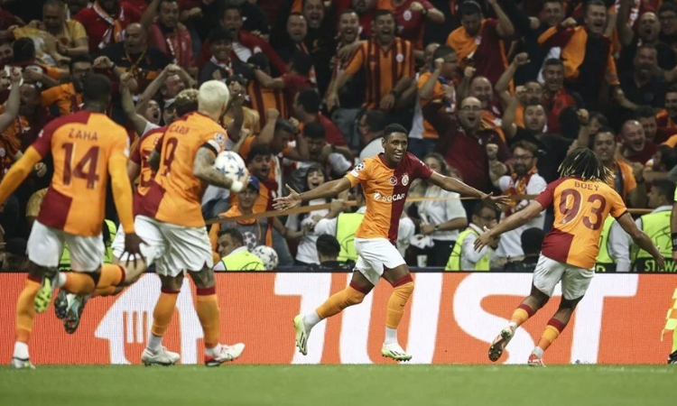 Cimbom iki dakika geri döndü
