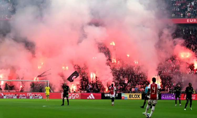 Hollanda’da olay çıktı, derbi iptal edildi