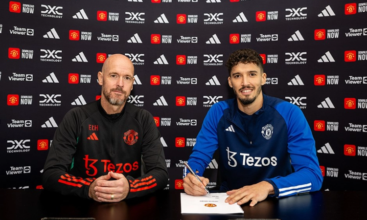 Manchester United, Altay Bayındır transferini duyurdu