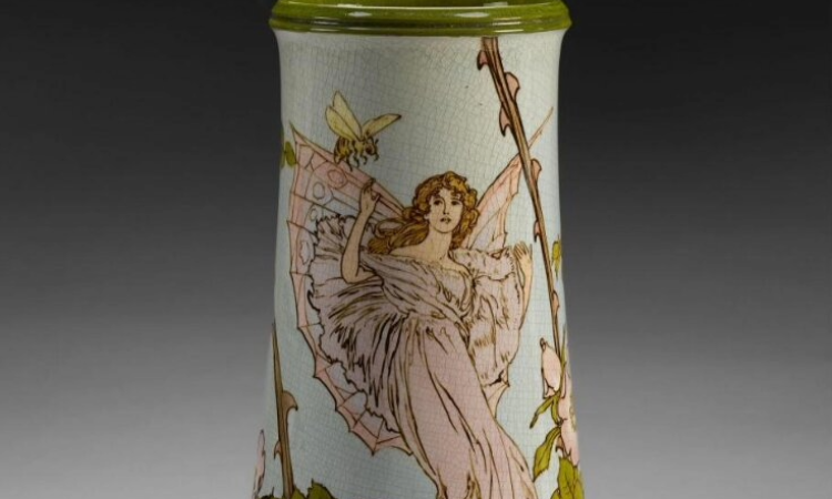 Margaret E.Thompson’ın büyülü vazoları, V&A’de