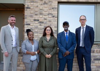 Meridian Water evlerinin ilk sakinleri anahtarlarını teslim aldı