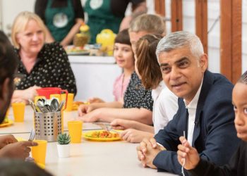 Londra’da ilkokul öğrencileri ücretsiz okul yemeği talep edebilecek