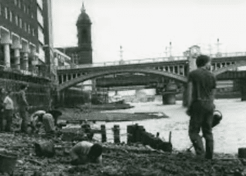 Londra Thames Nehri’nde tarihi keşif: ‘Mudlarking Geleneği’