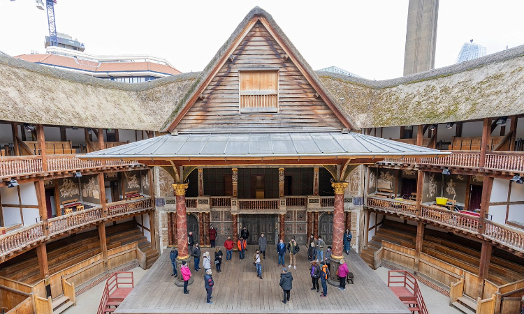 Shakespeare’s Globe Tiyatrosu’nda,  tarih ve sanatın buluşması