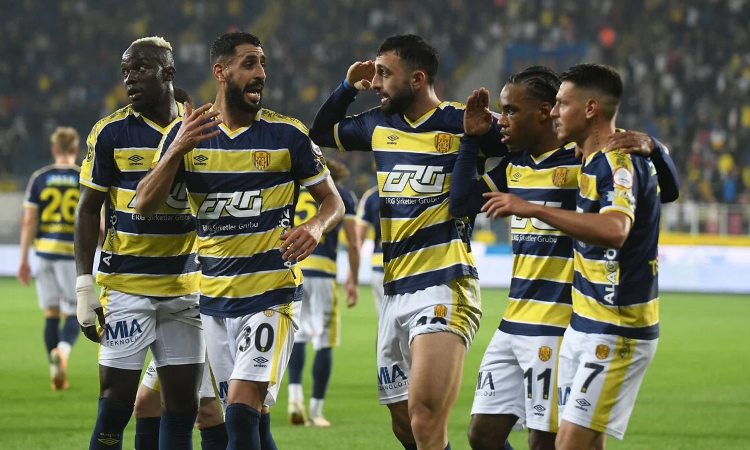 Ankaragücü’ne dört dakika yetti