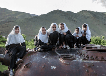 Yetenekli fotoğrafçı Annabel Moeller’ın sergisi, Royal Albert’te