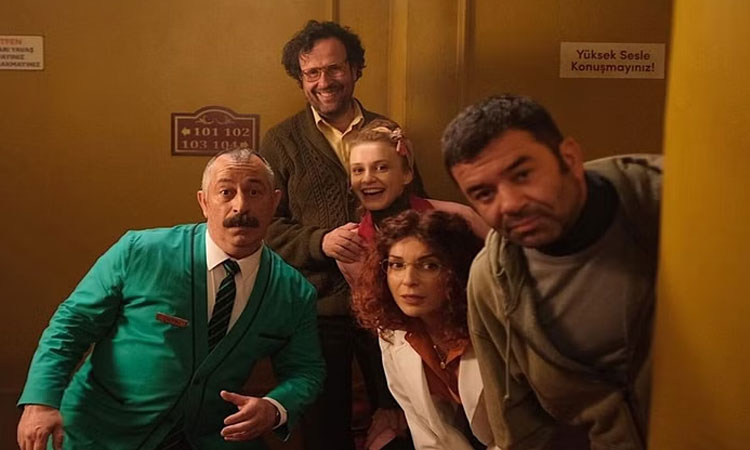 Cem Yılmaz’ın “Do Not Disturb” filmi Netflix’te!