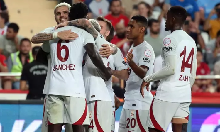 Galatasaray, deplasmanda rakibini iki golle devirdi