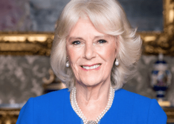 Kraliçe’nin çocuklara mesajı: ‘Bir yıldız arıyoruz’