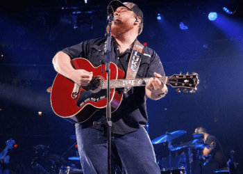 Ülke müziğinin süperstarı Luke Combs’tan,  O2 Arena’ da iki konser