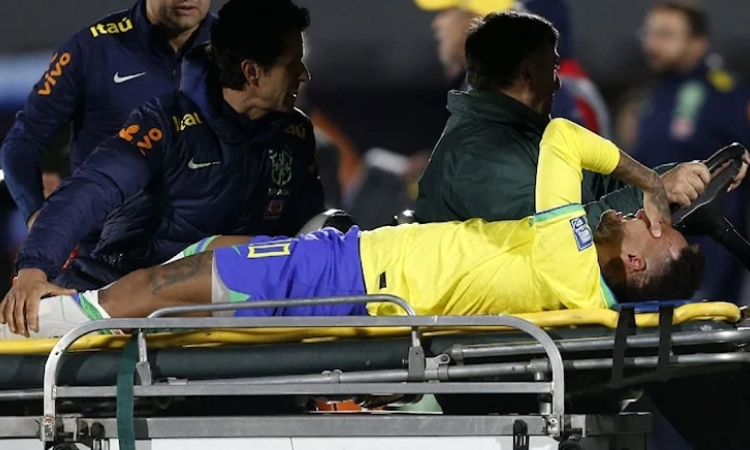 Neymar gözyaşlarıyla sahayı terk etti