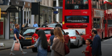 BK ekonomisi son dört ayda ilk kez toparlanma sinyalleri veriyor