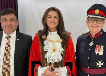 Enfield Belediye Başkanı Suna Hurman için cemevinde ritüel!