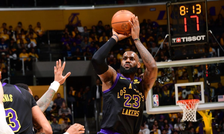 LeBron James tarihe geçti: 39 bin sayı
