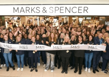 M&S, Lakeside’de yeniden tasarlanmış bayrak mağazasını açtı