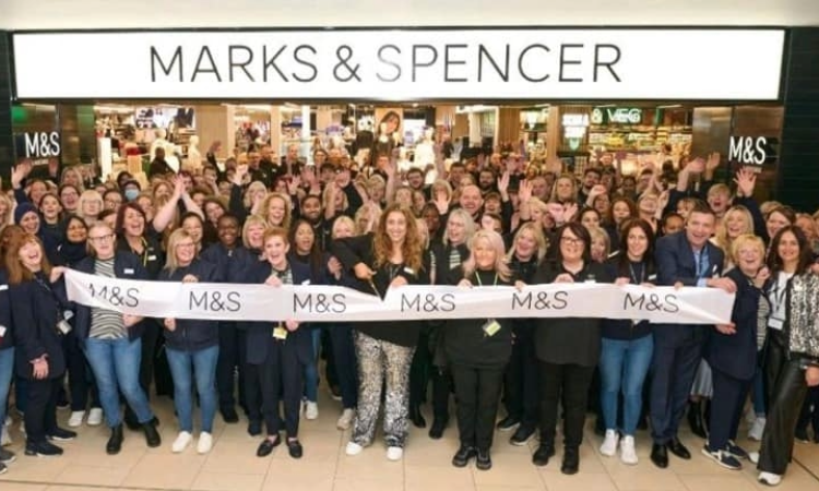 M&S, Lakeside’de yeniden tasarlanmış bayrak mağazasını açtı