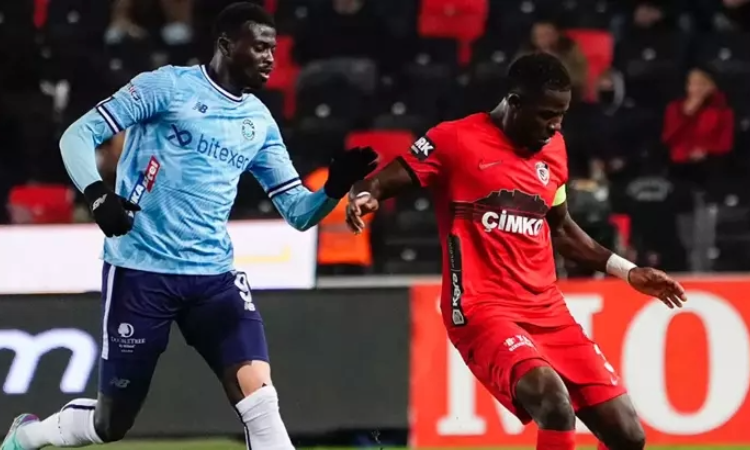 Adana Demirspor iki dakikada geri döndü