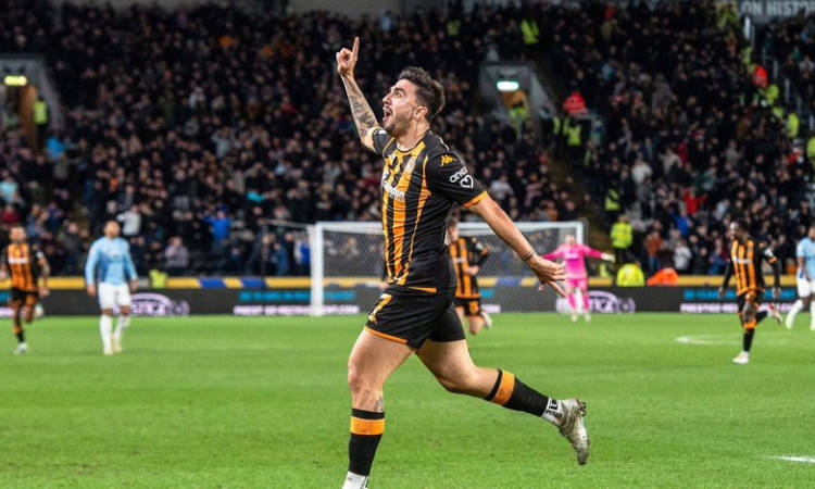 İngiltere’deki Türk derbisini Hull City kazandı