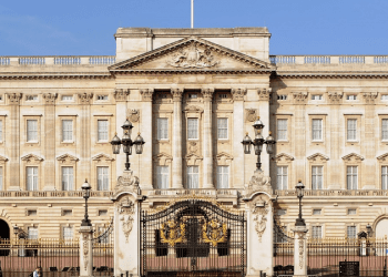 Kraliçe’nin, iki Sanat Galerisinin  ismi değişiyor