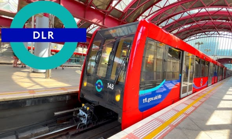DLR trenlerine direksiyon takılıyor, treni artık yolcular sürebilecek