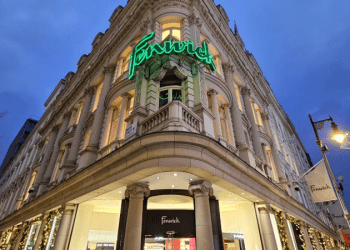 Fenwick’in Bond Street mağazasında, hayır kurumu satışları