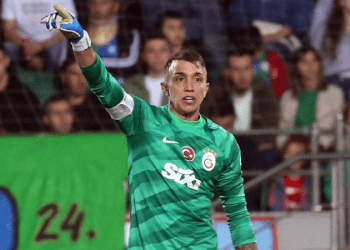Galatasaray’da Fernando Muslera için kritik görüşme