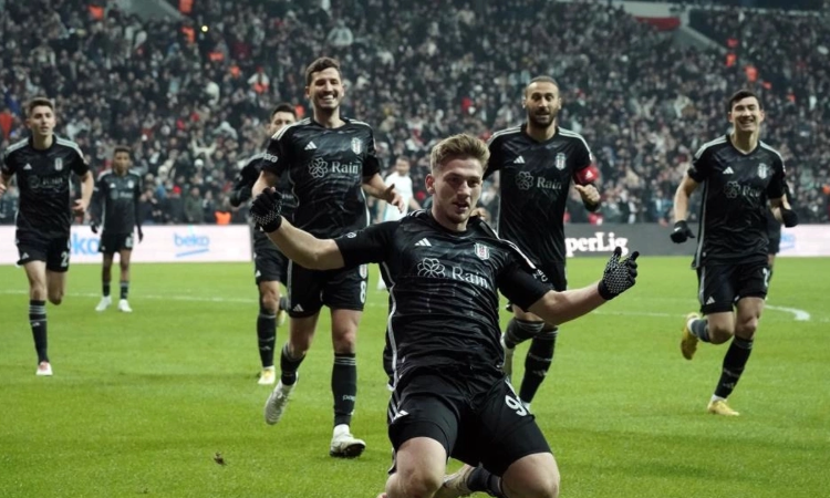 Kara Kartal üç golle galibiyete uçtu