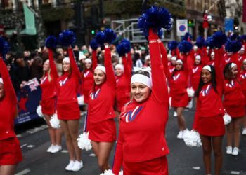 Geleneksel düzenlenen Yeni Yıl Geçit Töreni Londra’ya renk kattı