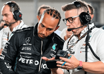 Formula 1’in tarihi transferi Lewis Hamilton, ekibini de Ferrari’ye götürüyor
