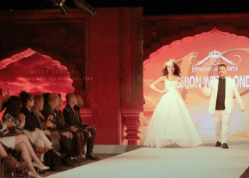 Modacı Recep Demiray, LFW’te elde ettiği gelirle kütüphane yaptırıyor