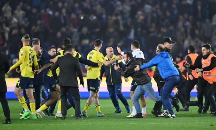 Derbi sonrası skandal: Kavga çıktı