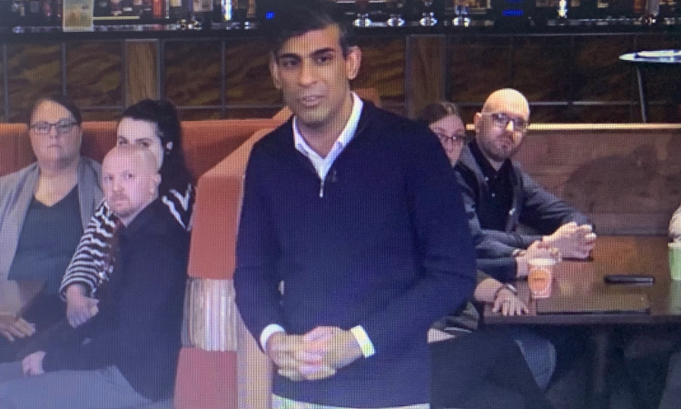 “İşçilere daha fazla vergi indirimi için sosyal yardımları kısacağım”