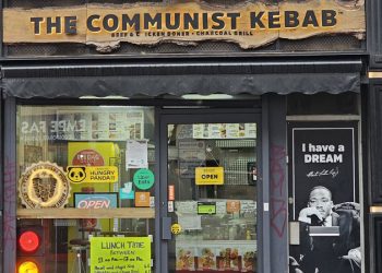 “The Communist Kebab” menüsüyle dikkat çekiyor