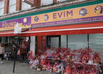 Züccaciye ile ev tekstili, Evim’de aynı çatı altında