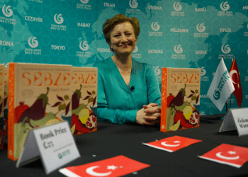 Özlem Warren’ın SEBZE adlı yeni kitabı, YEE’de tanıtıldı