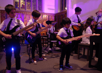 Muhtemelen, dünyanın en genç Rock topluluğu ‘Hokkabaz’dan solo konser