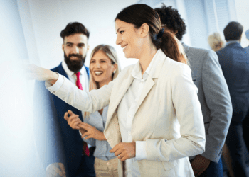 İş dünyası güveni, yaklaşık son on yılın en yüksek seviyesinde