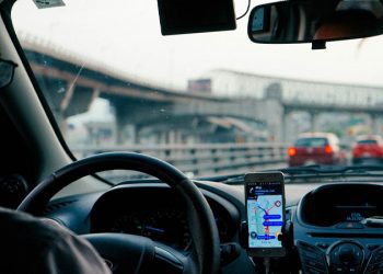 Binlerce taksi şoförü, Uber’e dava açmaya hazırlanıyor