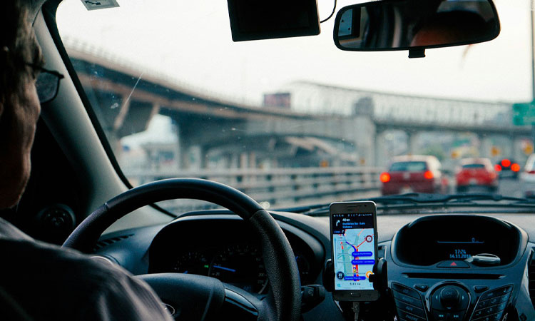 Binlerce taksi şoförü, Uber’e dava açmaya hazırlanıyor