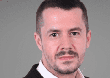 Pound Sterling Struggles as Expectations