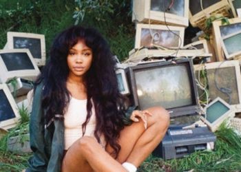 Glastonbury Festivalinde pazar gecesinin manşeti, SZA