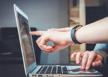 İnternette “cinsel şantaj suçu işleme rehberleri” satılıyor