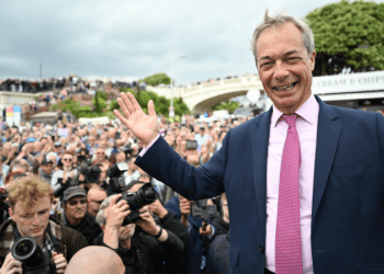 Farage’ın dönüşü parlamentoyu nasıl etkiler?