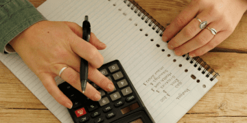 UK’de enerjide fiyat limiti, son iki yılın en düşük seviyesine çekildi