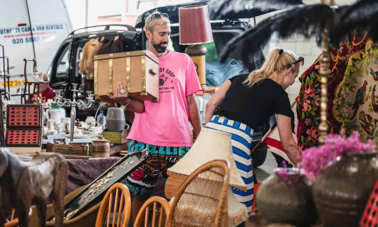 İkinci el şıklığı: İngiltere’nin vintage pazarına talep artıyor