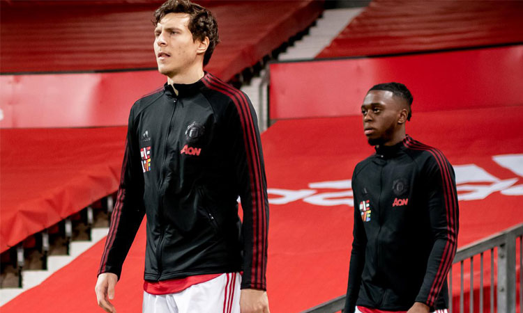 Manchester United 5 ismin biletini kesti